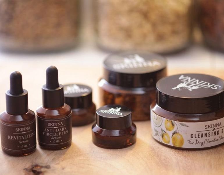 Skinna – Top 10 thương hiệu mỹ phẩm thảo mộc Việt Nam được ưa chuộng Skinna – Top 10 thương hiệu mỹ phẩm thảo mộc Việt Nam được ưa chuộng